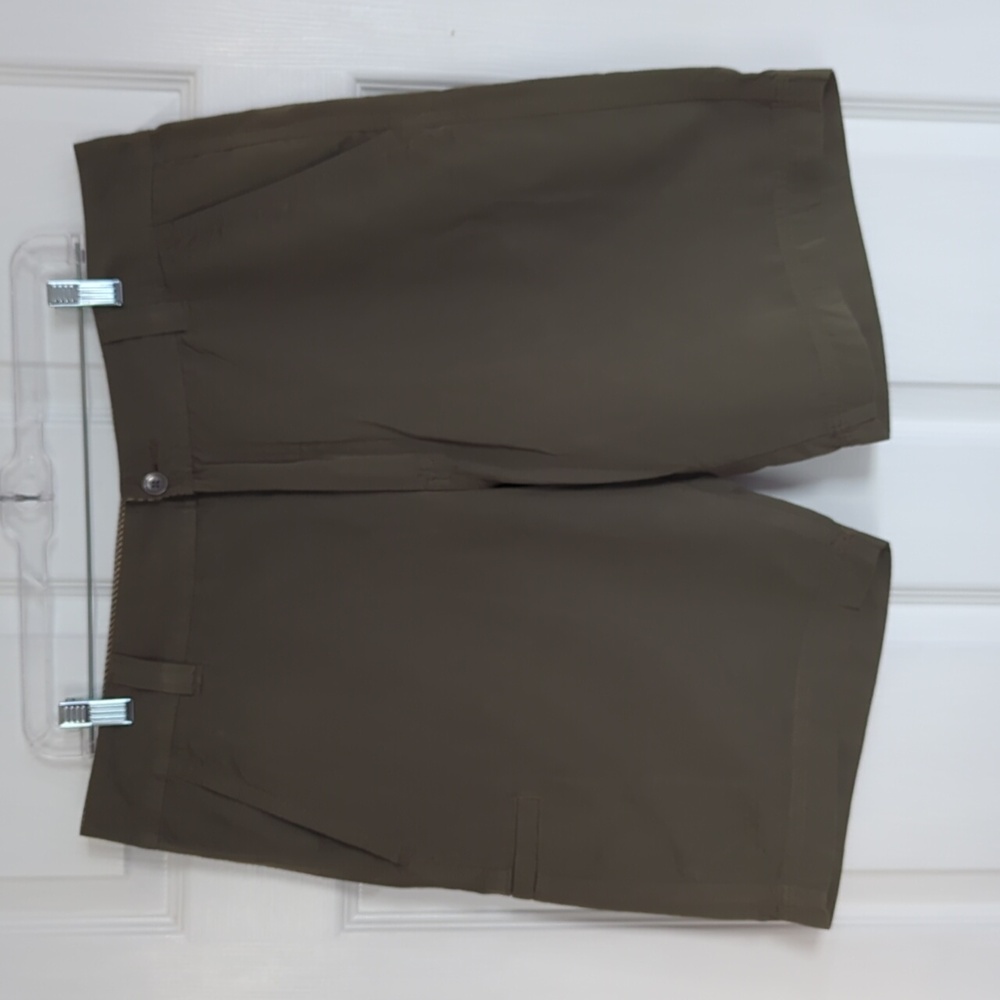 Royal Robbins, 36" waist 10" length,olive green, gold shorts